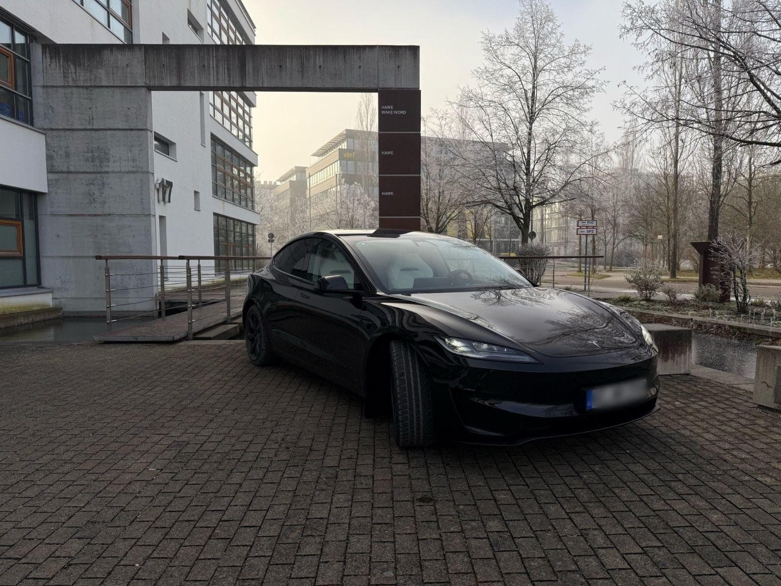 Tesla Model 3 Perfomance Highland Facelift Mietwagen Dortmund