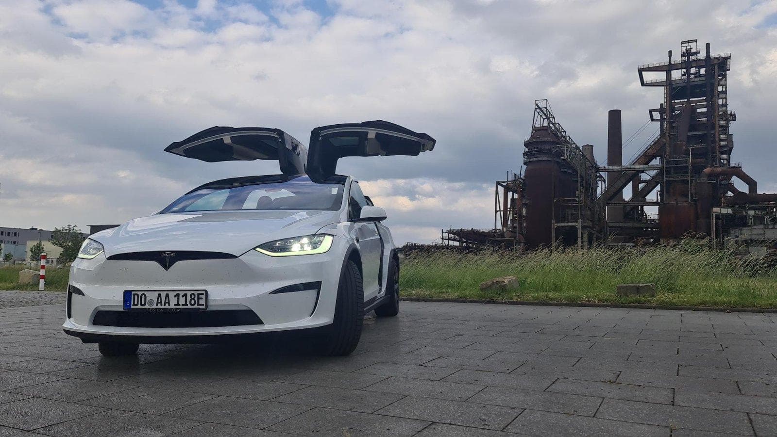 Tesla Model X Plaid 1020 PS Mietwagen Dortmund