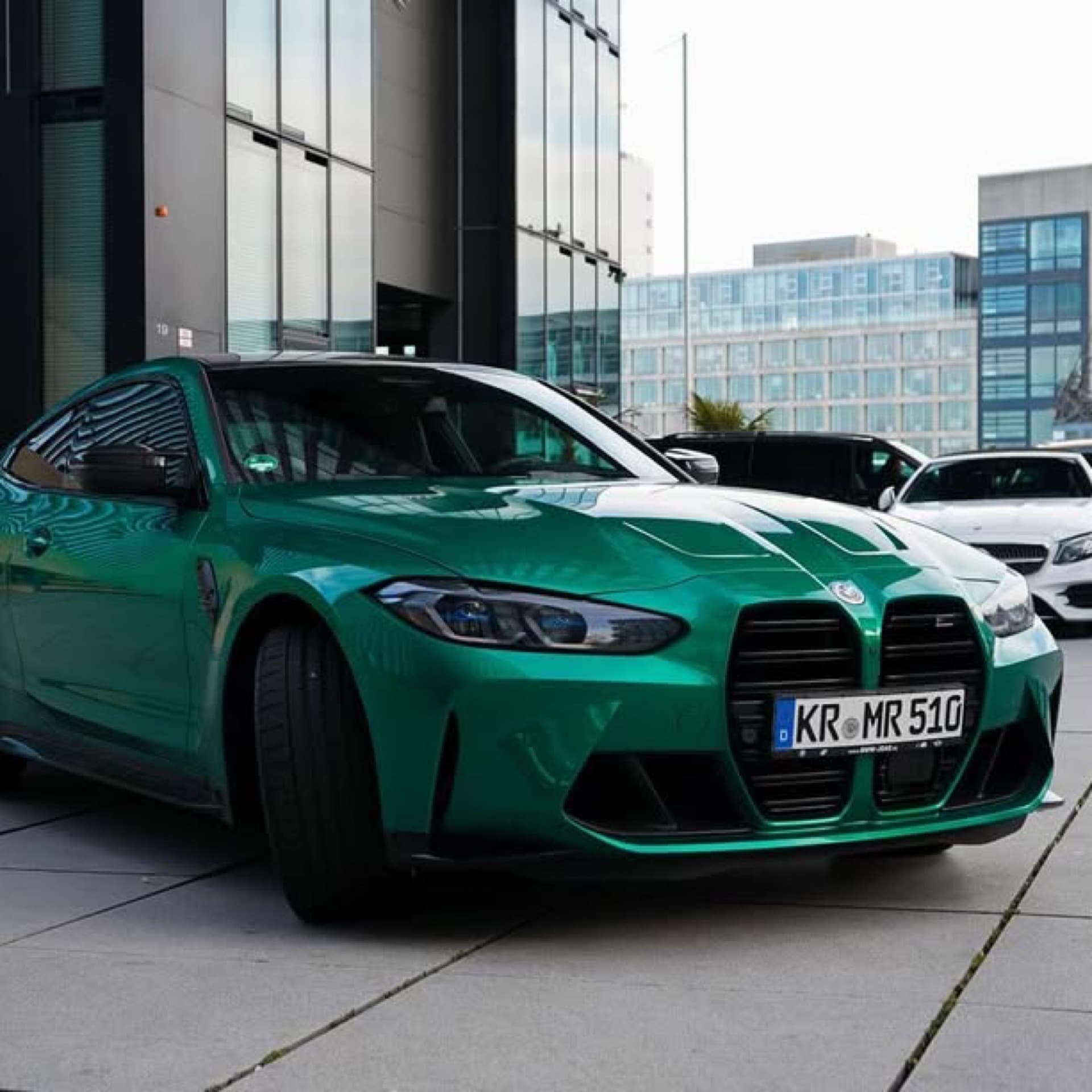 BMW M4 Competition xDrive mieten in Krefeld