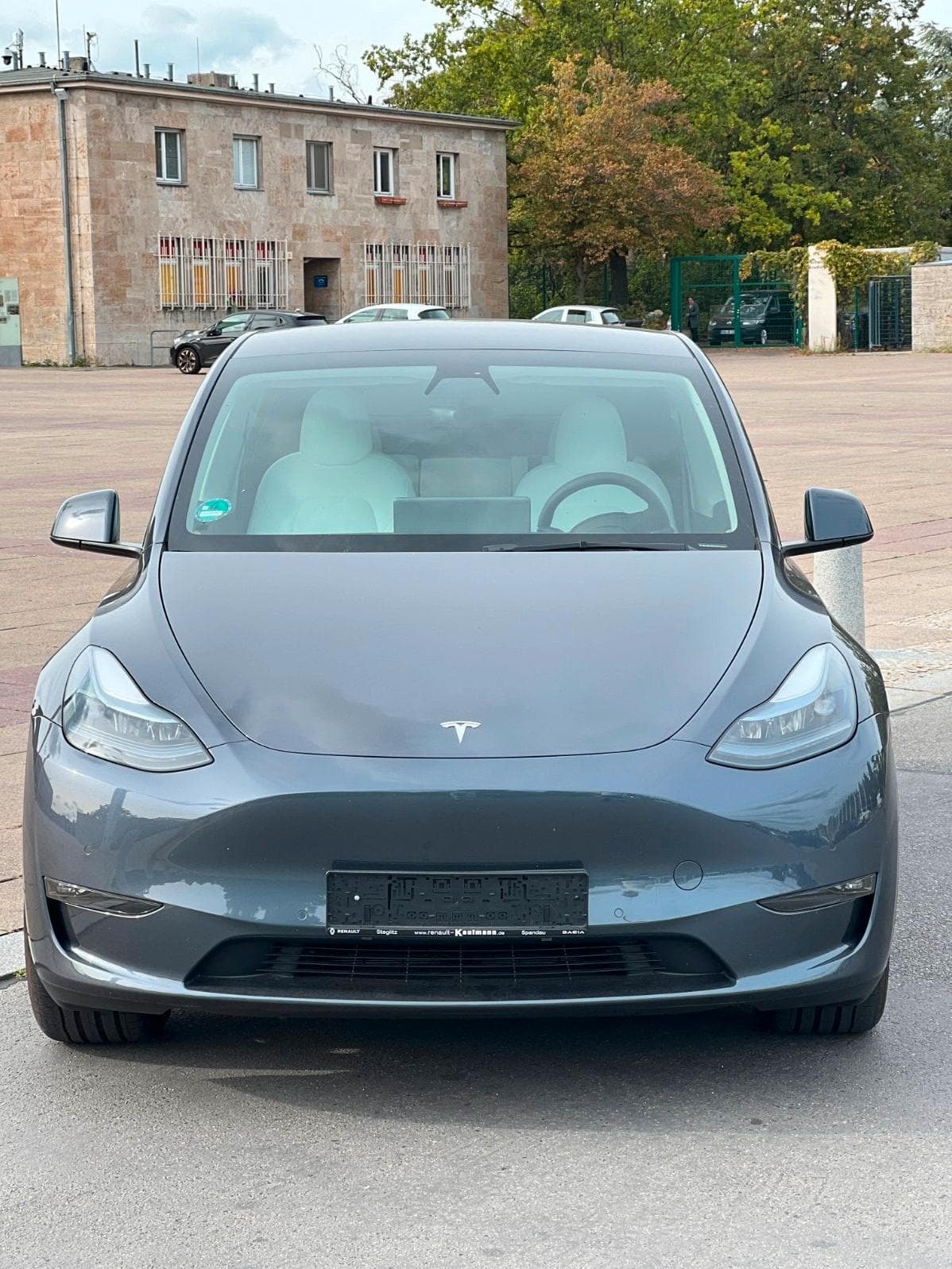 Tesla Model Y 2023 372 PS Autovermietung Mietwagen Automieten Rent a car