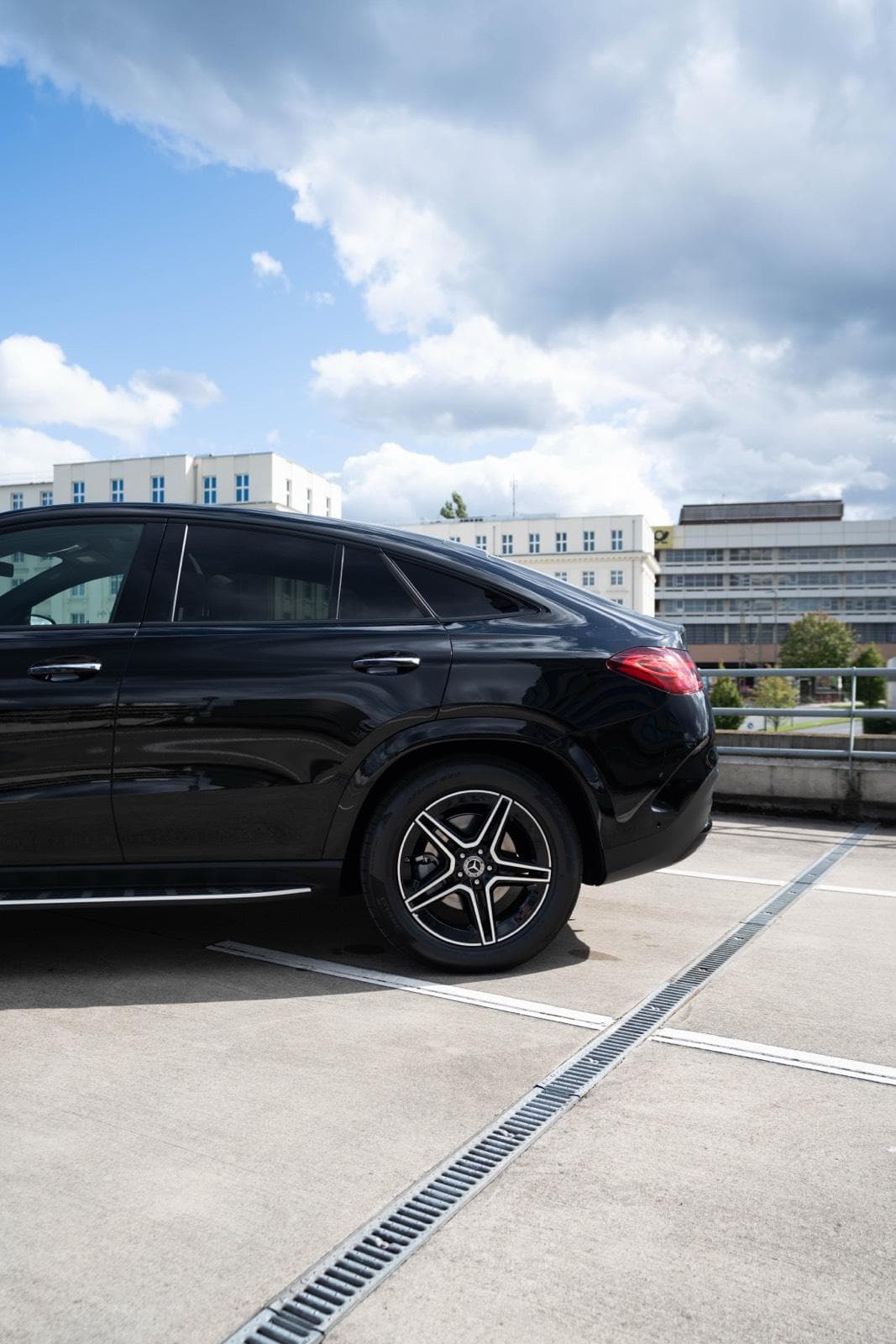 Mercedes GLE Coupé 300d 4MATIC AMG Line mieten | Wuppertal NRW Preview